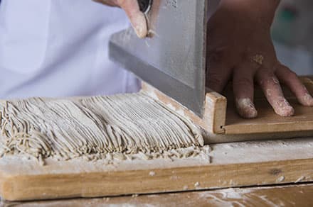 Making of the “Local specialty Tsutsugawa soba” noodles