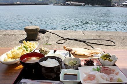 蒲入水産 漁港めし（伊根漁港内）